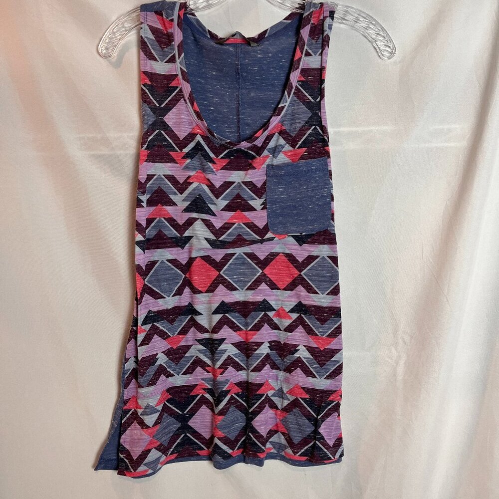 Women's multi-color sleeveless The North Face Tank Size M